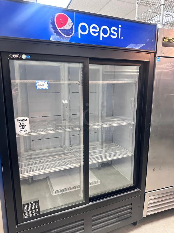 Commercial Two Sliding Glass Door Drink Cooler Tested and Working! - Image 4 of 8