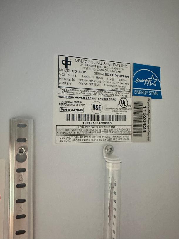 Commercial Two Sliding Glass Door Drink Cooler Tested and Working! - Image 6 of 8