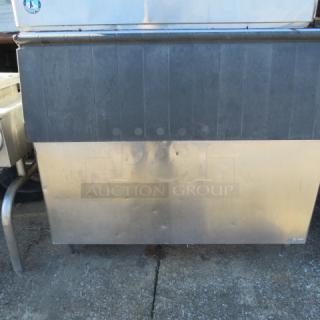 One Hoshizaki Ice Bin. 53X34X49