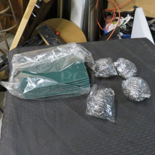 One Lot Of Assorted Scrubbers - Image 1 of 1