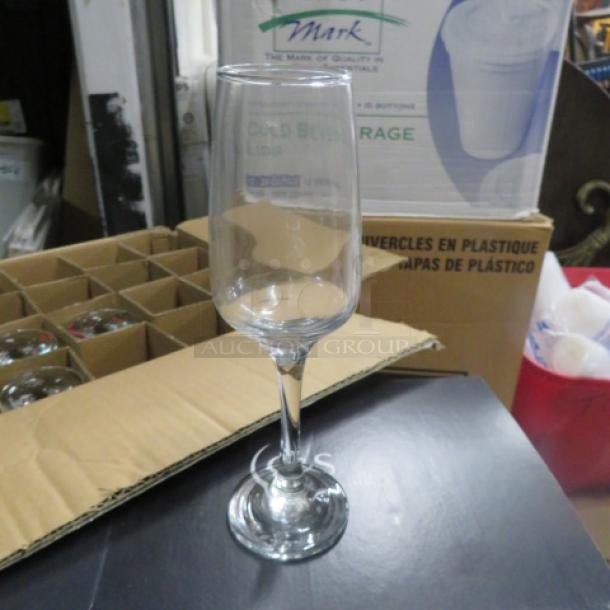 NEW 8oz Flute. 8XBID - Image 1 of 1