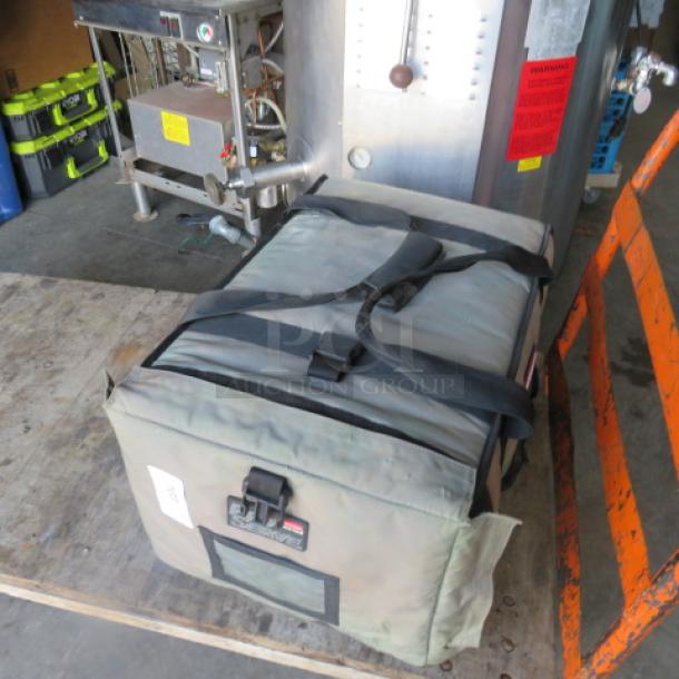 One Rubbermaid Pro Serve Portable Food Carrier. - Image 3 of 3