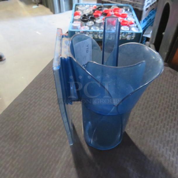 One Poly Ice Scoop With Holder. - Image 1 of 1