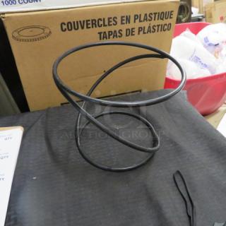 Black Metal Pizza Stand. 5XBID