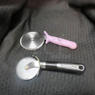 Assorted Pizza Cutter. 2XBID