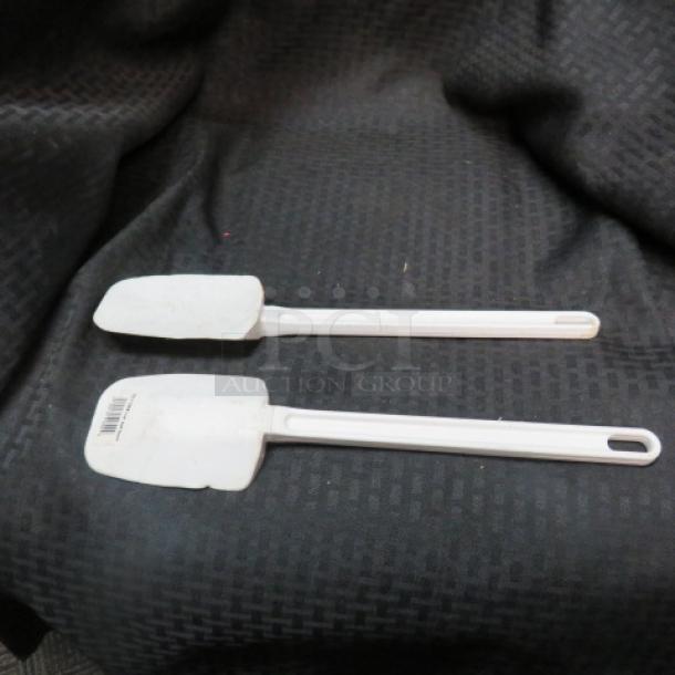 Poly Spatula. 2XBID - Image 1 of 1
