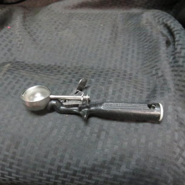 Black Handle Disher. 4XBID - Image 1 of 1