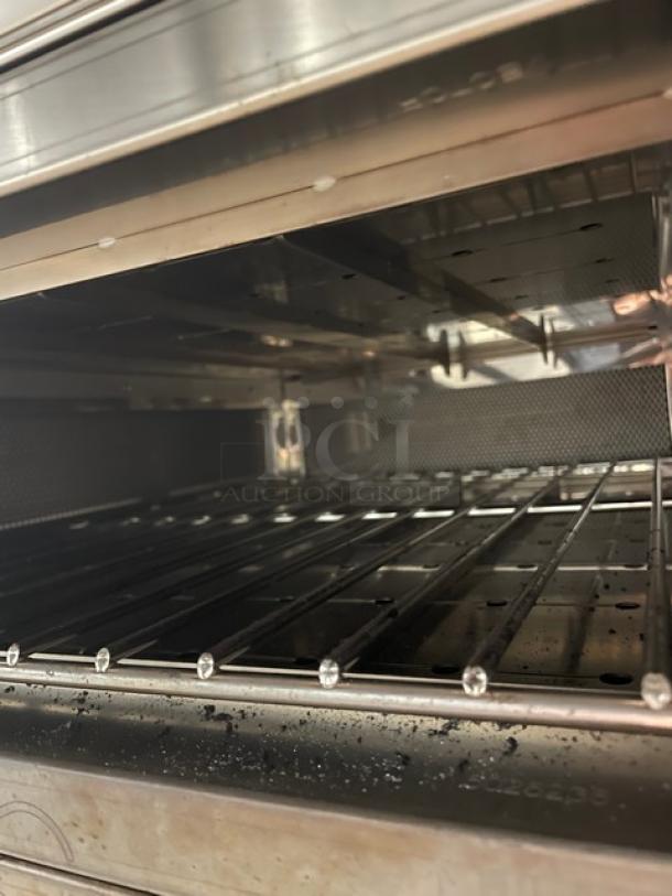 WOW! 2020 Late Model!  Alto Shaam Commercial Electric Powered Half Size Multi-Cook Oven! With 4 Cooking Chamber Zones! With Individual Controls! On Storage Shelf With 5 Pan Holding Rack! All Stainless Steel! With Metal Oven Racks! On Casters! 208-240V 3 Phase! Model: VMC-H4H SN: 2732953-000! Working When Removed! - Image 7 of 10