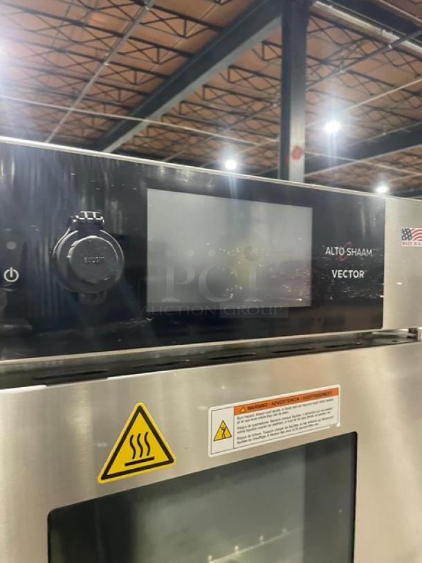 WOW! 2020 Late Model!  Alto Shaam Commercial Electric Powered Half Size Multi-Cook Oven! With 4 Cooking Chamber Zones! With Individual Controls! On Storage Shelf With 5 Pan Holding Rack! All Stainless Steel! With Metal Oven Racks! On Casters! 208-240V 3 Phase! Model: VMC-H4H SN: 2732953-000! Working When Removed! - Image 9 of 10