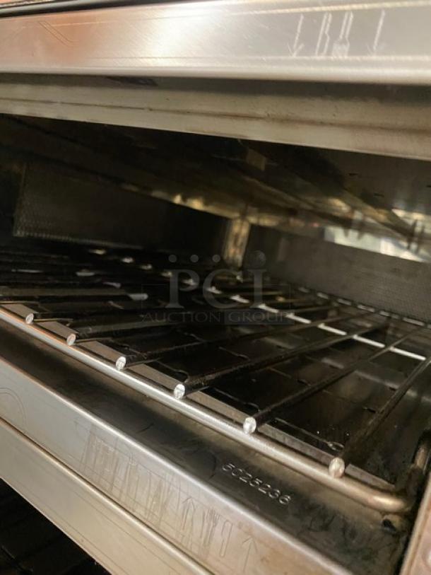 SWEET! LATE MODEL! 2021 Alto Shaam Commercial Electric Powered Half Size Multi-Cook Oven! With 4 Cooking Chamber Zones! With Individual Controls!  On Enclosed Storage Stand With Pan Holding Rack Built In! All Stainless Steel! With Metal Oven Racks! On Casters! 208-240V 3 Phase! Model: VMC-H4H SN: 2876781-000! Working When Removed! - Image 6 of 10