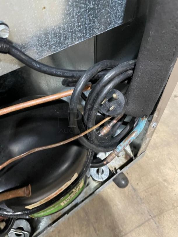 Delfield Commercial Refrigerated Single Door Lowboy/Worktop Cooler! All Stainless Steel! With Metal Pan Holding Rack! On Casters! 115V 1 Phase! Model: 406-STAR4 SN: 1508152002869! - Image 7 of 7