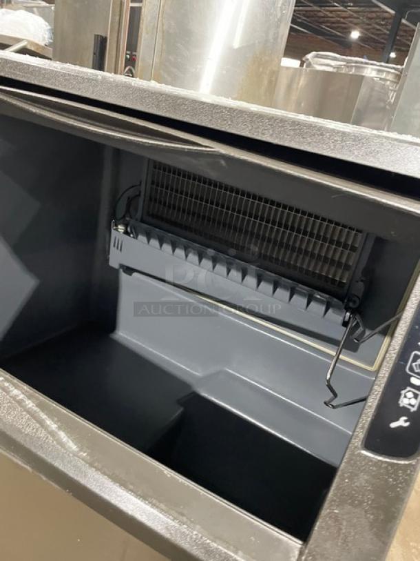 Manitowoc Commercial Air Cooled Undercounter Half Dice Ice Machine! All Stainless Steel! On Legs!  115V 1 Phase! Model: UY0310A-161B SN: 310375823! - Image 5 of 9