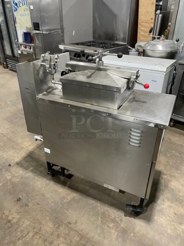 All Stainless Steel Commercial Liquid Propane Gas Powered Pressure Fryer! With Digital Menu Panel! With Built-in Oil Filter System & Oil Pump! With Frying Basket! All Stainless Steel! On Casters! 110V! Model: YXY-25D! - Image 2 of 10