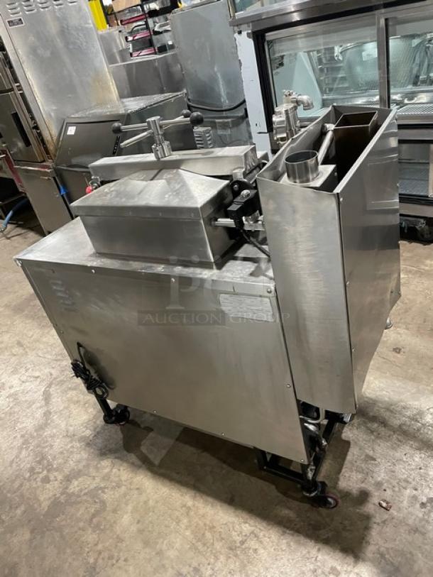 All Stainless Steel Commercial Liquid Propane Gas Powered Pressure Fryer! With Digital Menu Panel! With Built-in Oil Filter System & Oil Pump! With Frying Basket! All Stainless Steel! On Casters! 110V! Model: YXY-25D! - Image 4 of 10