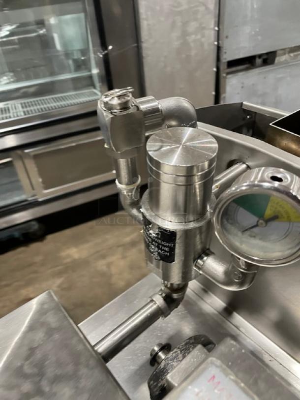 All Stainless Steel Commercial Liquid Propane Gas Powered Pressure Fryer! With Digital Menu Panel! With Built-in Oil Filter System & Oil Pump! With Frying Basket! All Stainless Steel! On Casters! 110V! Model: YXY-25D! - Image 8 of 10