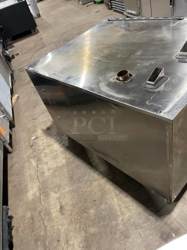 Electrolux Air-O-Convect Touchline Series Commercial Natural Gas Powered Full Sized Boilerless Combi Oven! All Stainless Steel! With Metal Oven Racks! On Legs! 120V 1 Phase!  Model: AOS062GKP1 SN: 23410001! - Image 4 of 8