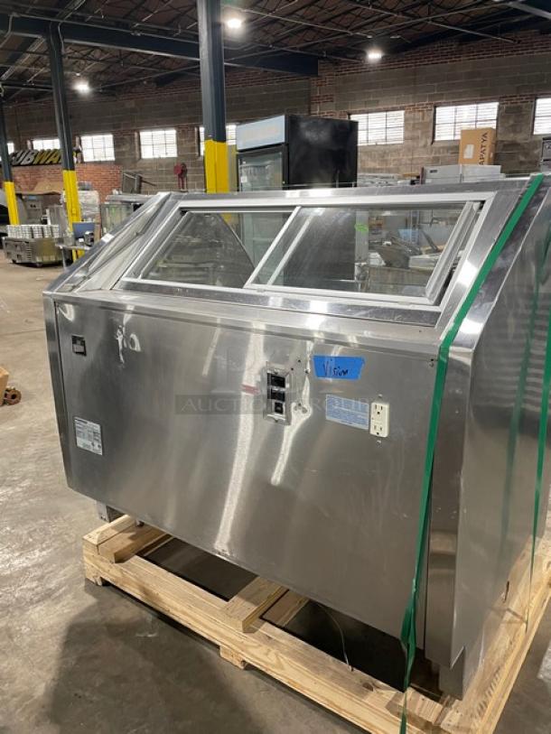 Hussmann Commercial Non-Glare Curved Lift Up Front Glass Gelato/Ice Cream Freezer Merchandiser/Display Case! With 2 Sliding Door Rear Access! All Stainless Steel! With Air Sweep Defogger! On Legs! 120/208/240V! Model: Q1-LC-4-R SN: 1031028201390552! - Image 4 of 8