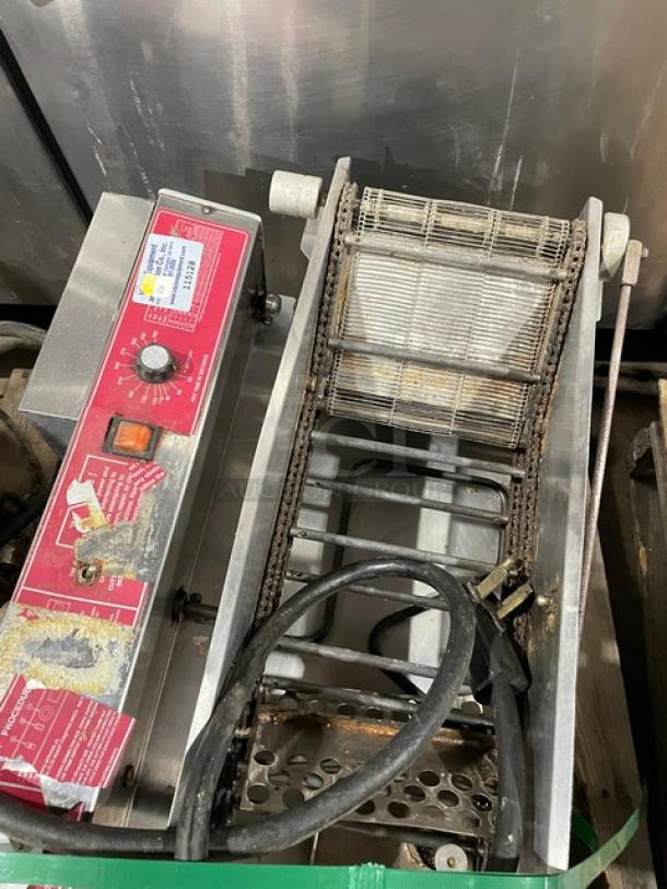 Belshaw Donut Robot Mark II Series Commercial Countertop Automatic Donut Fryer! All Stainless Steel! 120/208-240V 1 Phase! Model: DRMKII SN: W20392NHTO! - Image 6 of 7