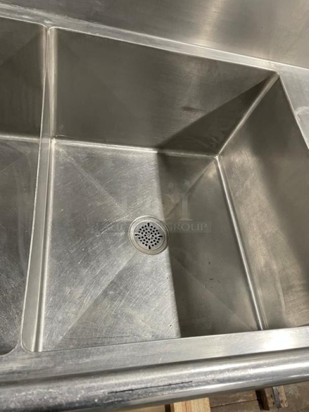 Commercial 3 Bay Dishwashing Sink! With Side Drain Boards! All Stainless Steel! With Faucet! On Legs! - Image 6 of 8