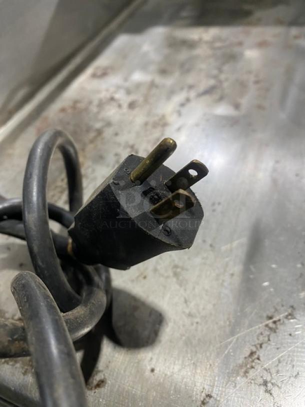 Wood Stone Chipolite Style Commercial Natural Gas Powered Countertop 1" Thick Plate Flat Griddle! With Split!  All Stainless Steel! On Legs! - Image 11 of 11