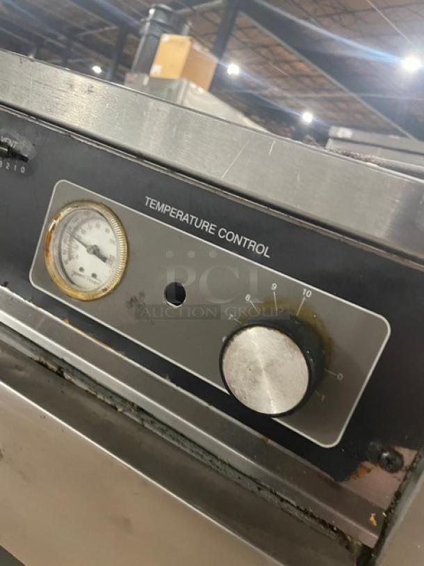 Henny Penny Commercial Half Size Insulated Heated Proofing Cabinet/Food Warmer! All Stainless Steel! On Casters!  Model: HC-900! - Image 6 of 8