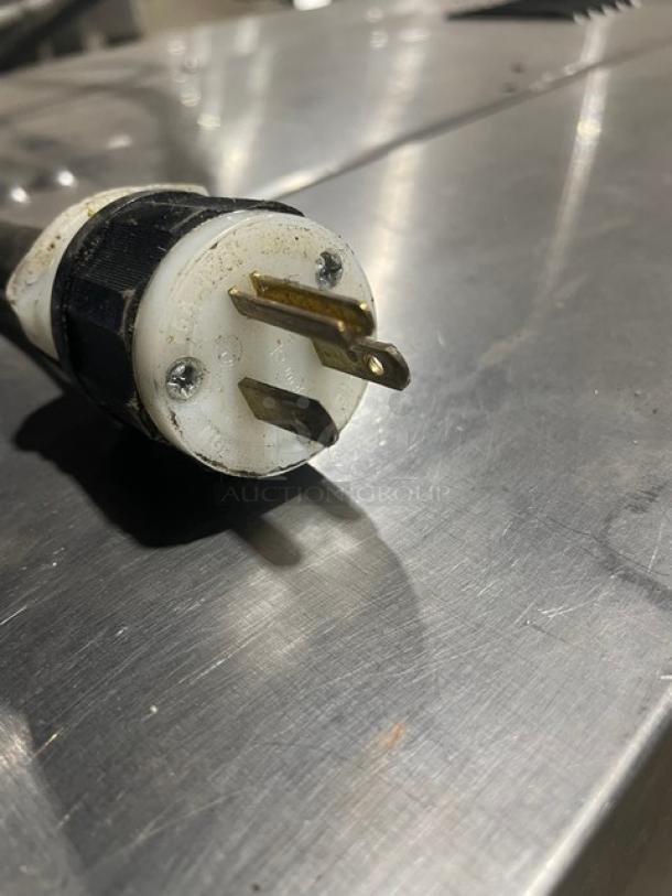 Henny Penny Commercial Half Size Insulated Heated Proofing Cabinet/Food Warmer! All Stainless Steel! On Casters!  Model: HC-900! - Image 8 of 8