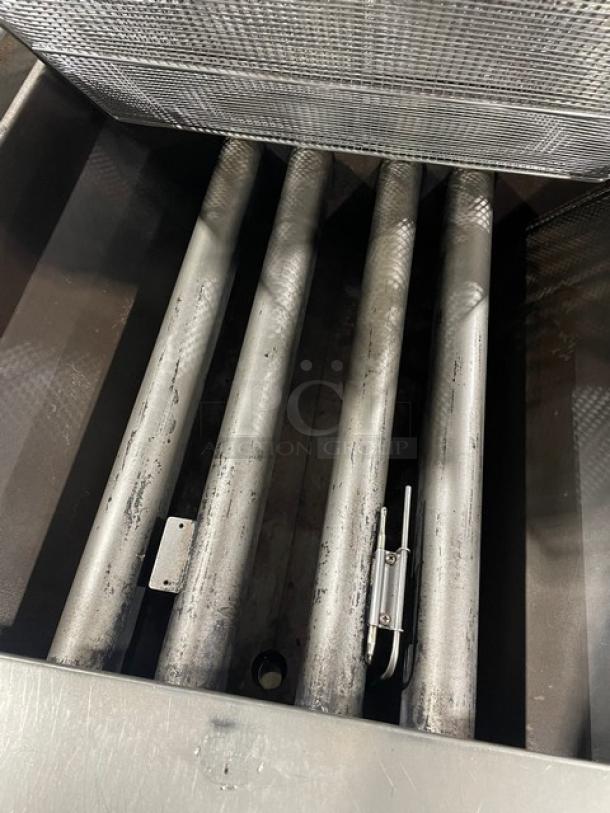 Pitco Frialator Commercial Natural Gas Powered Floor Style Doughnut Fryer! With Reversable Drainboard/Cover! All Stainless Steel! With Safety Handle Hinged Wired Mesh Submerger! On Legs! Model: D024-UPM SN: G05CB006855! - Image 6 of 11
