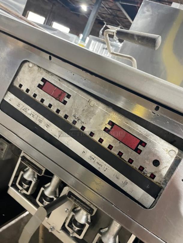 Pitco Frialator Commercial Natural Gas Powered Floor Style Doughnut Fryer! With Reversable Drainboard/Cover! All Stainless Steel! With Safety Handle Hinged Wired Mesh Submerger! On Legs! Model: D024-UPM SN: G05CB006855! - Image 8 of 11