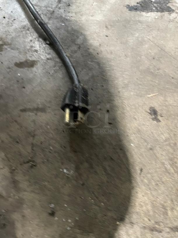 SkyFood Commercial Countertop Heated Display Case/Hot Food Merchandiser! 110V! Model: HFM-36 SN: 000714! - Image 8 of 8