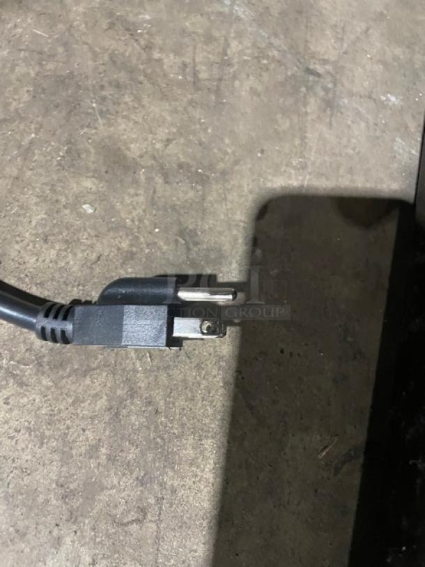 Avantco Commercial Countertop 48" Heated Display Case/Hot Food Merchandiser! With Metal Racks! 110V! Model: 177HDC48 SN: CK-150846R-329! - Image 8 of 8