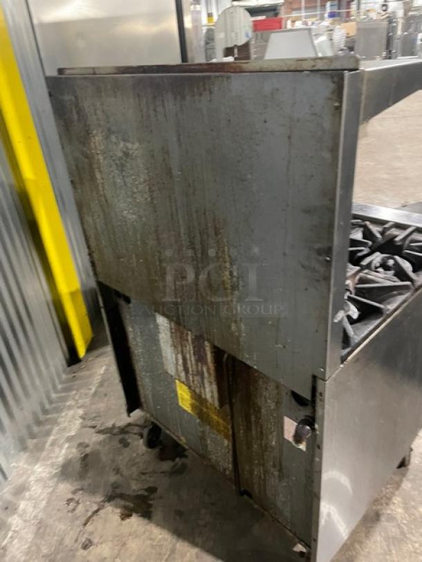 Sunfire Commercial Natural Gas Powered 6 Burner Range! With Full Size Oven Underneath! With Back Splash & Overhead Salamander Shelf! All Stainless Steel! With Metal Oven Rack! On Casters! Model: X36-6R! - Image 3 of 10