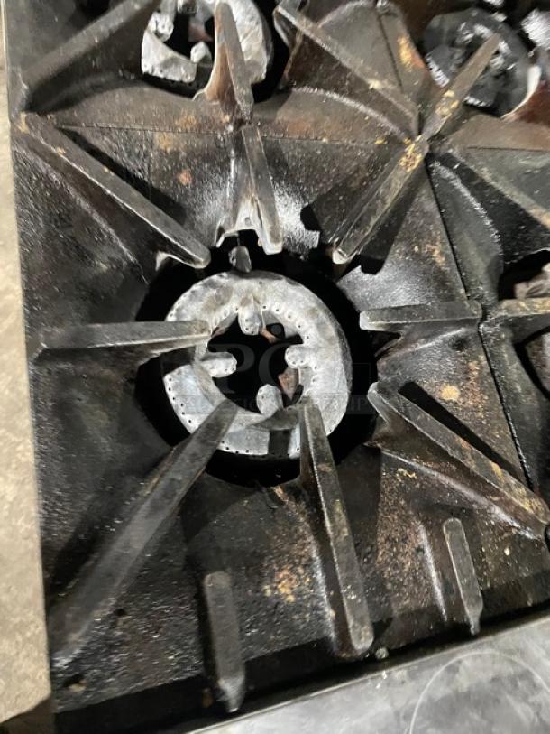 Sunfire Commercial Natural Gas Powered 6 Burner Range! With Full Size Oven Underneath! With Back Splash & Overhead Salamander Shelf! All Stainless Steel! With Metal Oven Rack! On Casters! Model: X36-6R! - Image 6 of 10