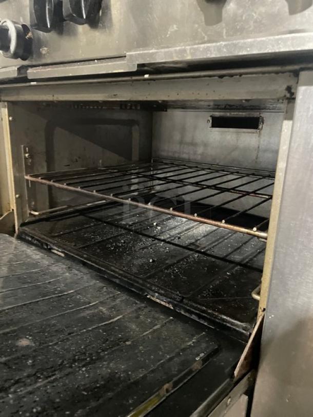 Sunfire Commercial Natural Gas Powered 6 Burner Range! With Full Size Oven Underneath! With Back Splash & Overhead Salamander Shelf! All Stainless Steel! With Metal Oven Rack! On Casters! Model: X36-6R! - Image 7 of 10