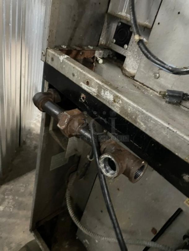 Garland Master Series Commercial Stainless Steel Natural Gas Powered Double Stacked Convection Oven! With Wire Oven Racks! On Casters! 2X Your Bid Makes One Unit! - Image 9 of 10