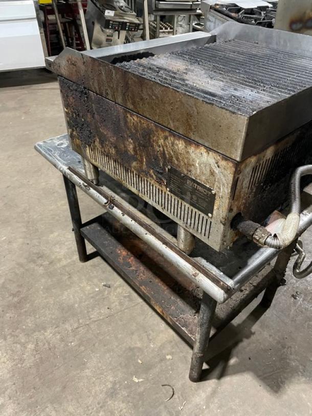 Patriot Commercial Natural Gas Powered Countertop Char Broiler! On Stand With Storage Shelf! All Stainless Steel! Model: FMECTG-24! Working When Removed! - Image 4 of 10