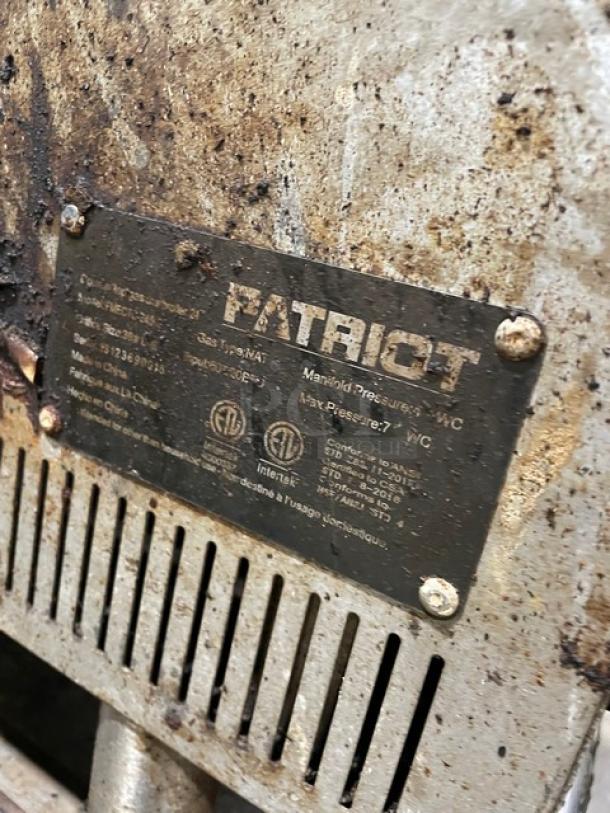 Patriot Commercial Natural Gas Powered Countertop Char Broiler! On Stand With Storage Shelf! All Stainless Steel! Model: FMECTG-24! Working When Removed! - Image 9 of 10