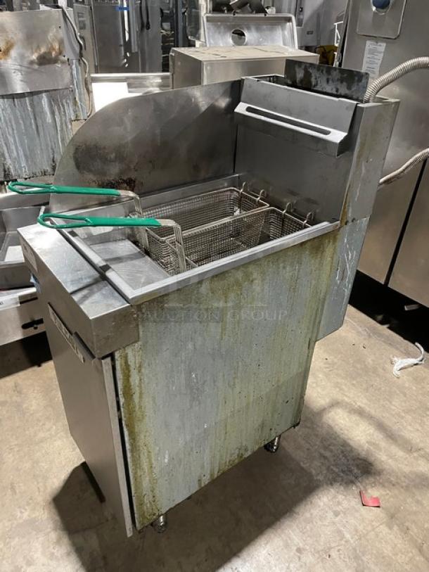Vulcan Commercial Natural Gas Powered Floor Style Deep Fat Fryer! With Back Splash! All Stainless Steel! With 2 Frying Baskets! On Legs! Working When Removed! - Image 3 of 9