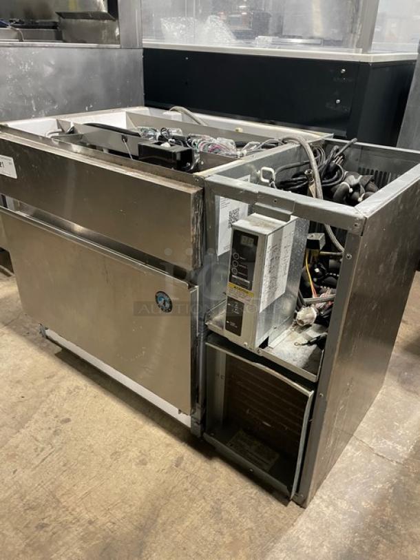 Hoshizaki Commercial Countertop Ice Making Machine! With Mini Ice Bin Attached! All Stainless Steel! 115V 1 Phase! Model: IM-200BAC SN: L00693G! - Image 6 of 8