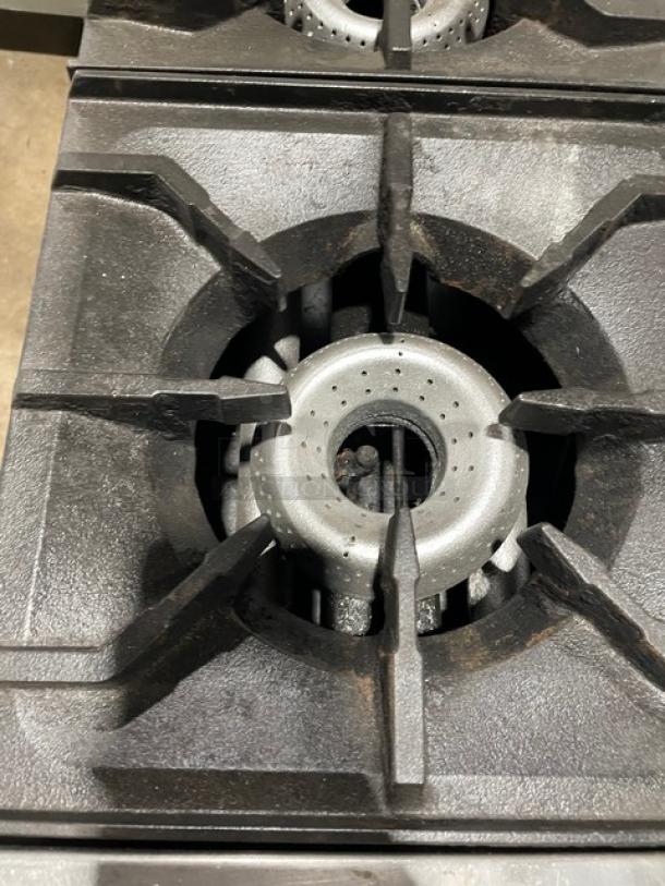 American Range Commercial Natural Gas Powered 4 Burner Stove! With Full Sized Oven Underneath! With Backsplash! All Stainless Steel!  With Metal Oven Rack! On Legs! - Image 6 of 9