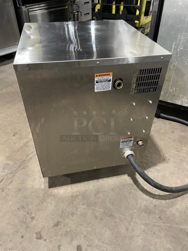 AccuTemp Evolution Series Commercial Electric Powered Countertop Boilerless Steamer!  All Stainless Steel! With Built In Pan Racks!  On Legs! 208V 3 Phase! Model: E62083E15000250 SN: 50531! - Image 4 of 8