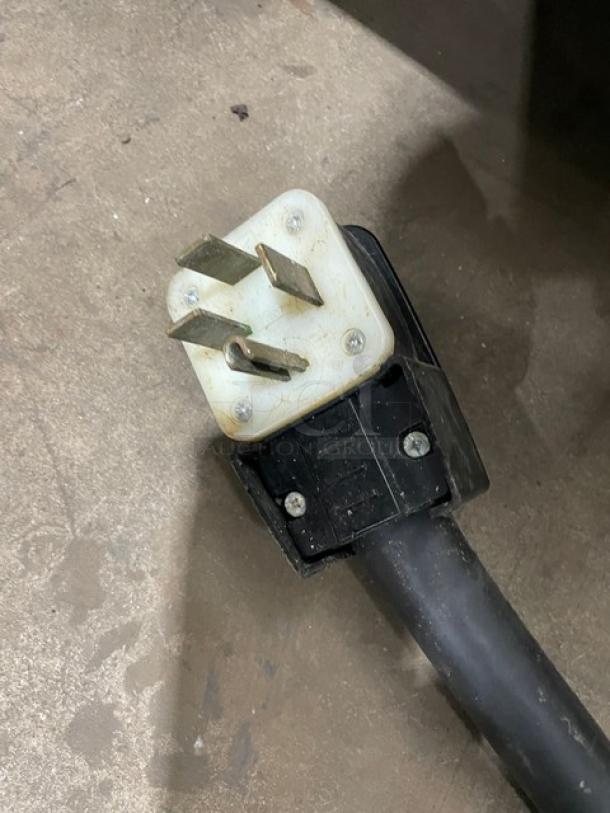 AccuTemp Evolution Series Commercial Electric Powered Countertop Boilerless Steamer!  All Stainless Steel! With Built In Pan Racks!  On Legs! 208V 3 Phase! Model: E62083E15000250 SN: 50531! - Image 8 of 8