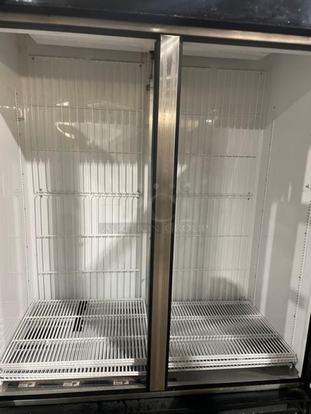 True Commercial Double Glass Door Reach In Freezer Merchandiser! With Poly Coated Racks! 115/208-230V 1 Phase! Model: GDM-49F SN: 5401083! - Image 4 of 8