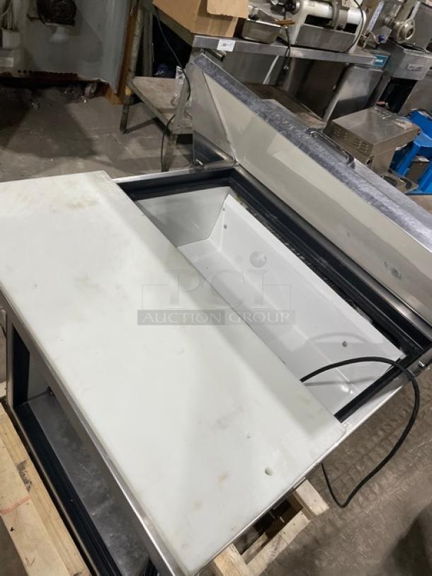 True Commercial Refrigerated Bain Marie Salad/Sandwich Prep Table! With Single Door Refrigerated Storage Underneath! All Stainless Steel! With Poly Coated Rack! With Removable Cutting Board! With Casters! 115V 1 Phase! Model: TSSU-27-8 SN: 1-2925492! - Image 9 of 10