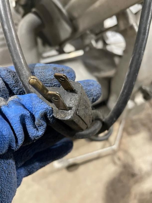 Hobart Commercial Countertop Stainless Steel Meat Slicer! 120V 1 Phase! Model: 2712 SN: 56-1207-821! - Image 8 of 8