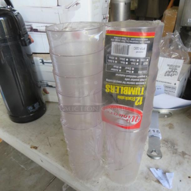 NEW Winnware 32oz Clear Tumblers.  12XBID - Image 1 of 1