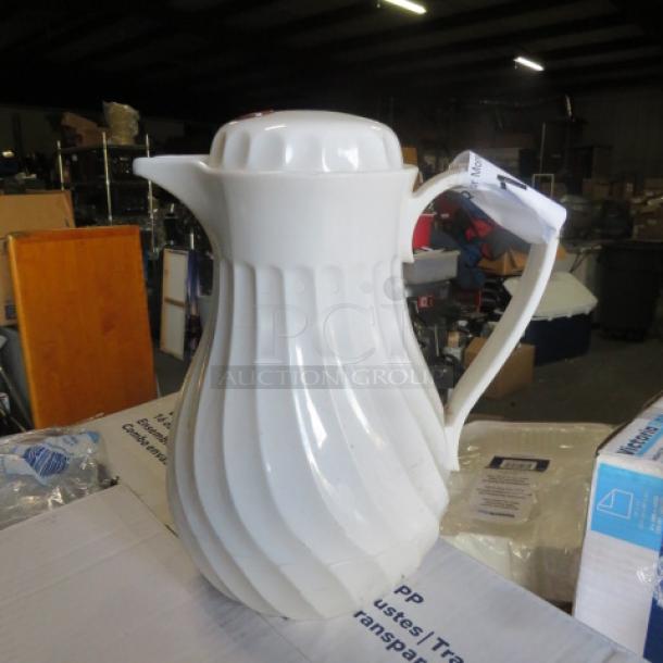 One Connoisserve 20oz Swirl Server. - Image 1 of 1