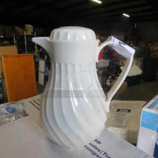 One Connoisserve 20oz Swirl Server.