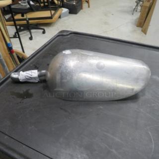 One 84oz Aluminum Ice Scoop.