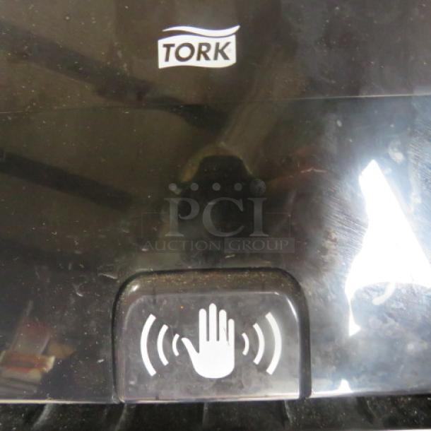 One Tork Hands Free Automatic Paper Towel Dispenser. - Image 2 of 2