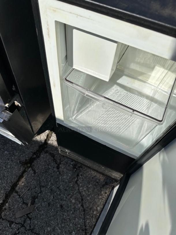 One ULINE Under Counter Ice Maker.  Model# U-ADA15IMB-00. 115 Volt. 15X23X32 - Image 2 of 2